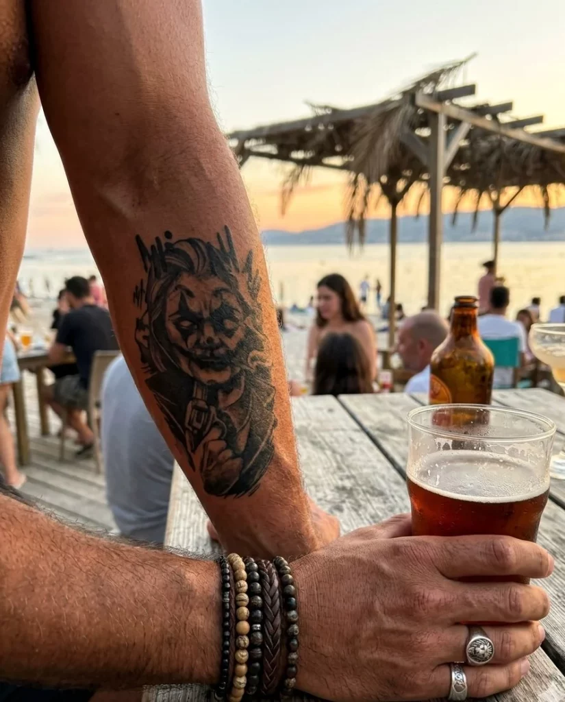 tatuaje-temporal-joker-brazo-chiringuito-playa-bewolfat